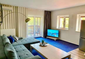 Northern Forest Apartment WiFi Netflix 3x Smart TV50' two extra large double beds ADULTS ONLY in Słupsk